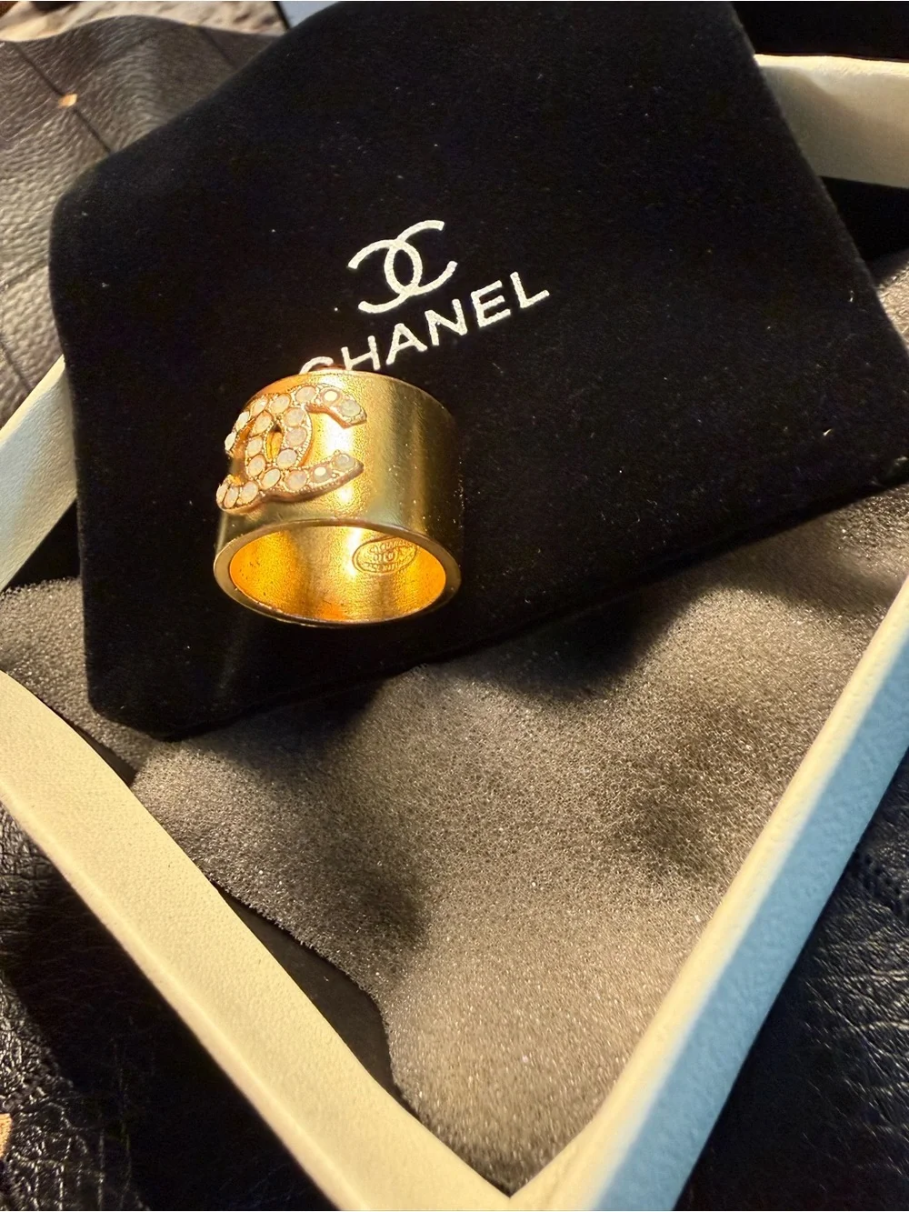 CHANEL bold wide